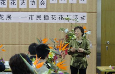 大师亮相杜鹃节 花艺沙龙滨江红 图2.jpg